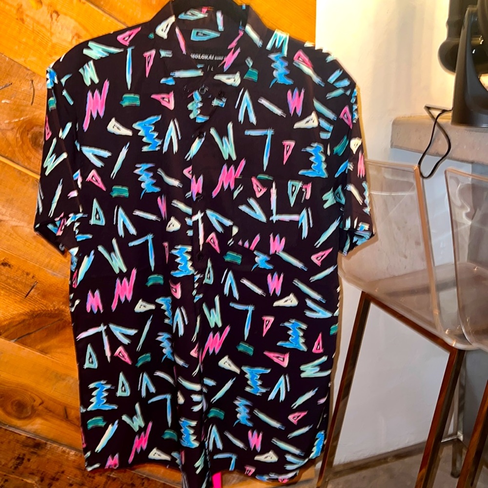 NWOT Men’s Molokai Multicolor Button Down Shirt